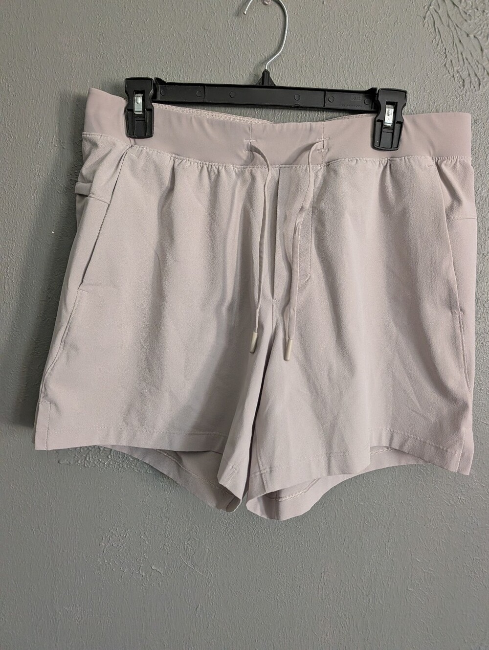 Lululemon Men Lightweight Drawstring Shorts